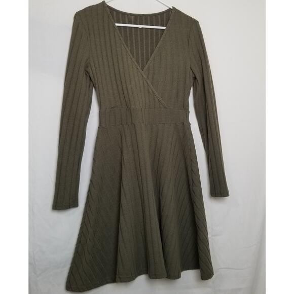 Shein - Women's Green Ribbed Sweater V-Neck Long Sleeve Knee Length Dress Size S - Picture 1 of 6
